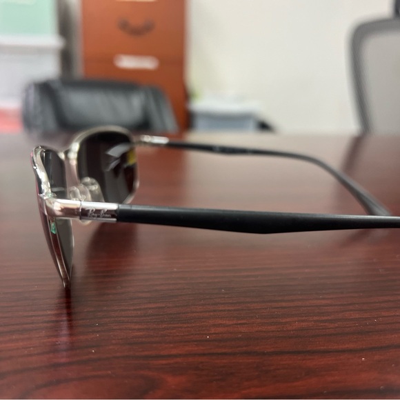 Ray-Ban Sunglasses with Black Frame - Picture 5 of 8